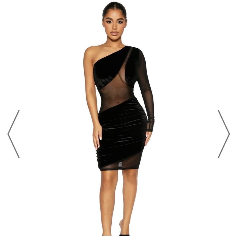 All Eyes On Me Mini Dress size M with tag Black